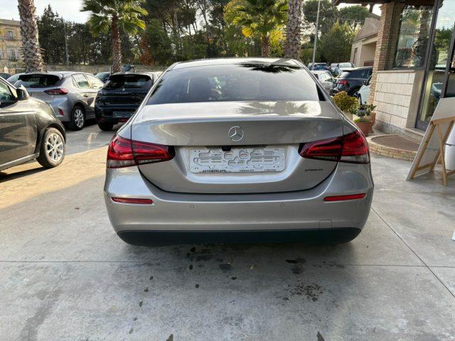 MERCEDES-BENZ A 180 d