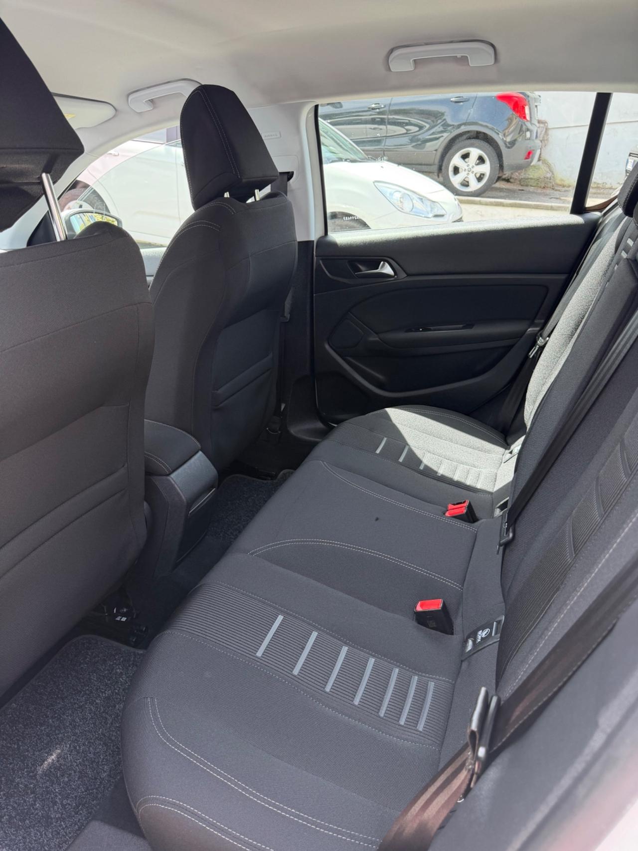 Peugeot 308 1.6 e-HDi 115 CV Stop&Start Allure