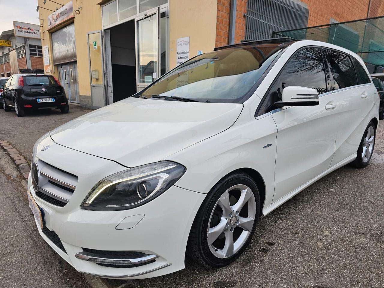 Mercedes-benz B 200 CDI 136cv Premium*Pelle*Navi*Tetto*Pdc*17