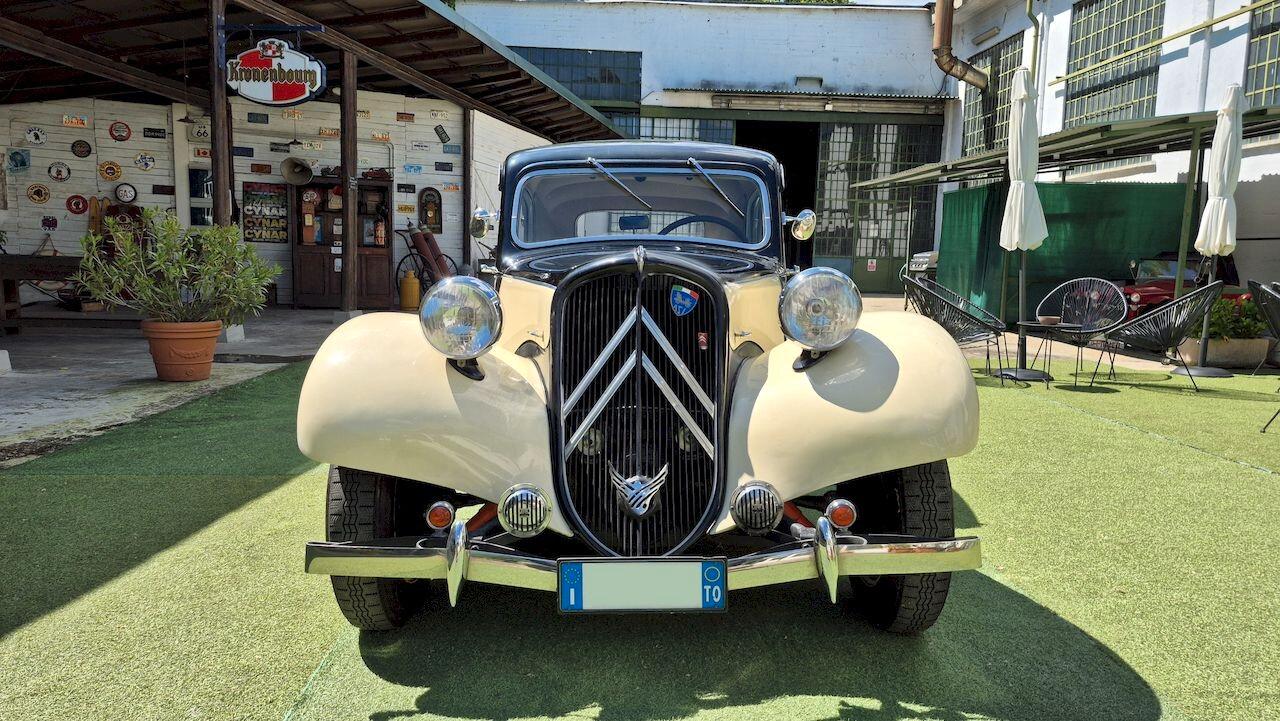 Citroen Traction Avant 11 BL – 1955