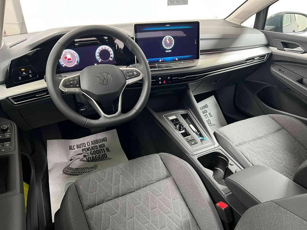 Volkswagen Golf 1.5 etsi Life 115cv dsg