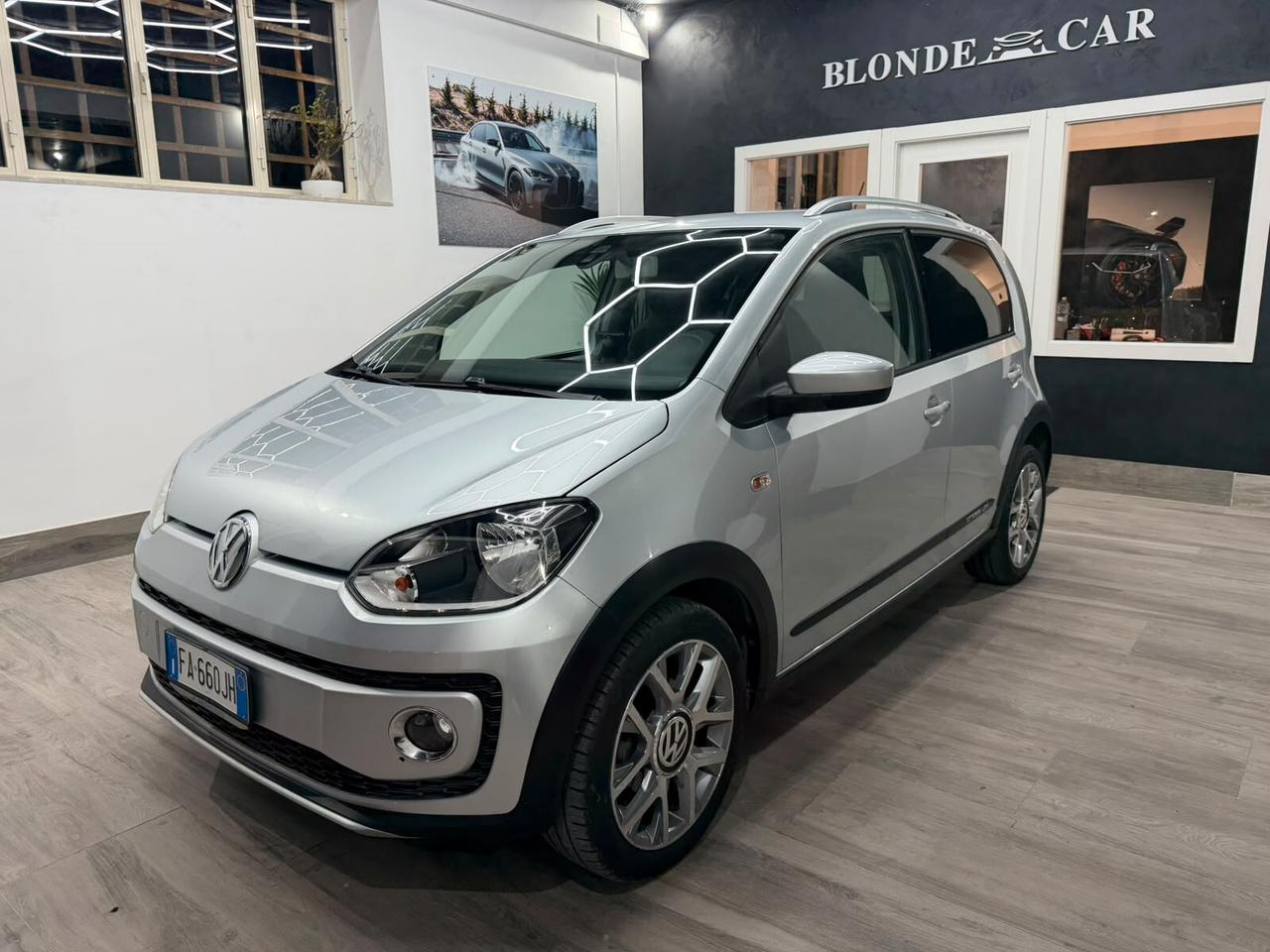 Volkswagen up! 1.0 75 CV 5p. cross
