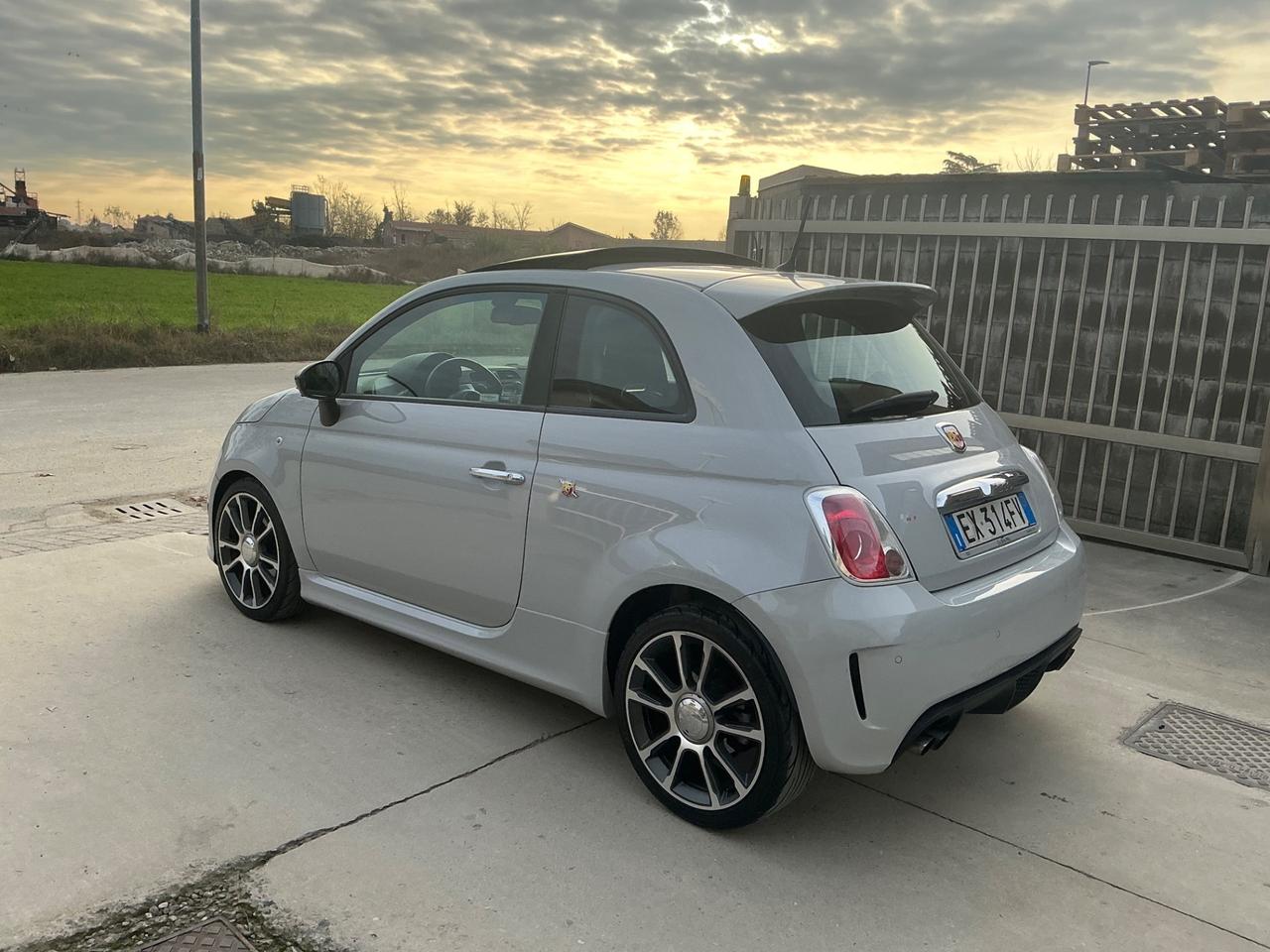 Abarth 500 1.4 Turbo T-Jet Custom