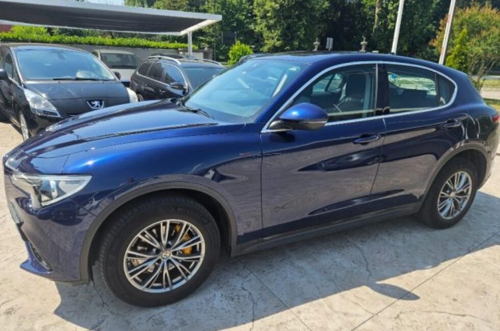 Alfa Romeo Stelvio 2.2 Turbodiesel 180 CV AT8 RWD Super