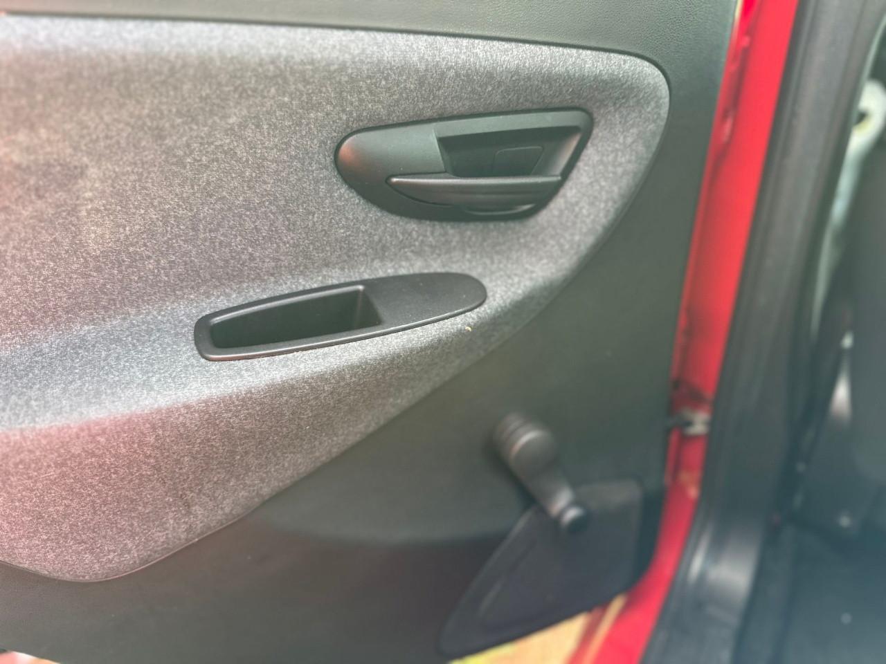 LANCIA Ypsilon 3ª serie - Ypsilon 1.2 69 CV 5 porte Platinum