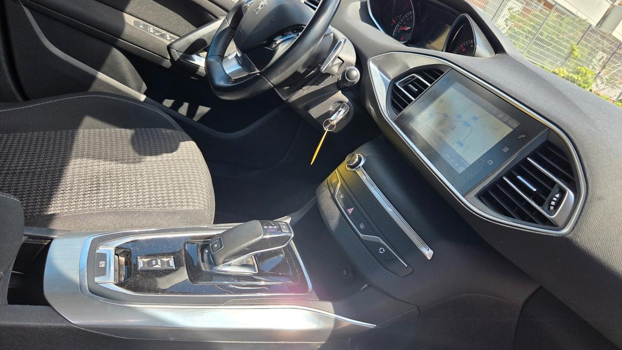 Peugeot 308 BlueHDi 130 sw Automatica Navi