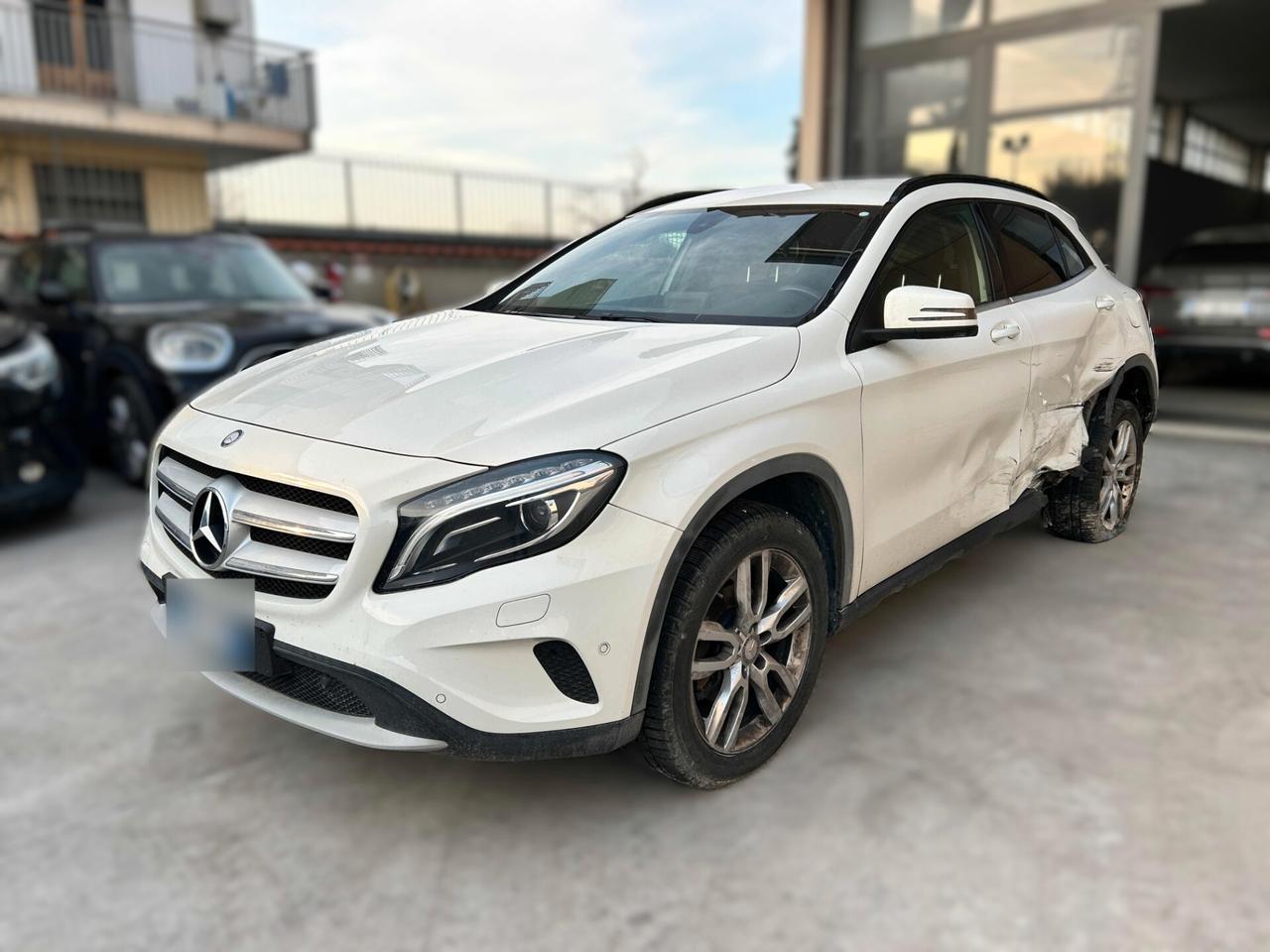 MERCEDES GLA 200 2.0 Diesel 136cv 4MATIC - 2016