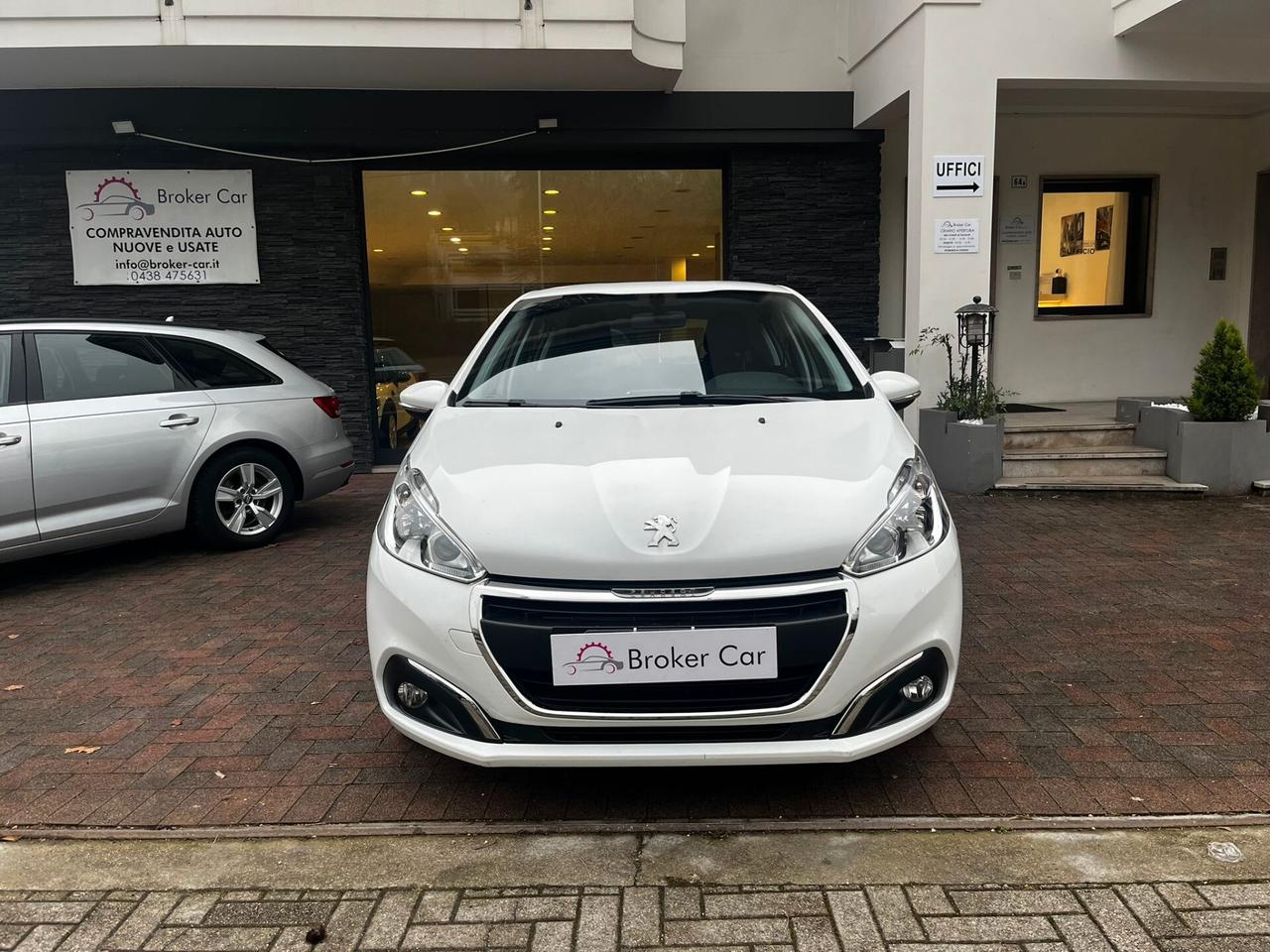 Peugeot 208 PureTech 82 5p. GPL Access