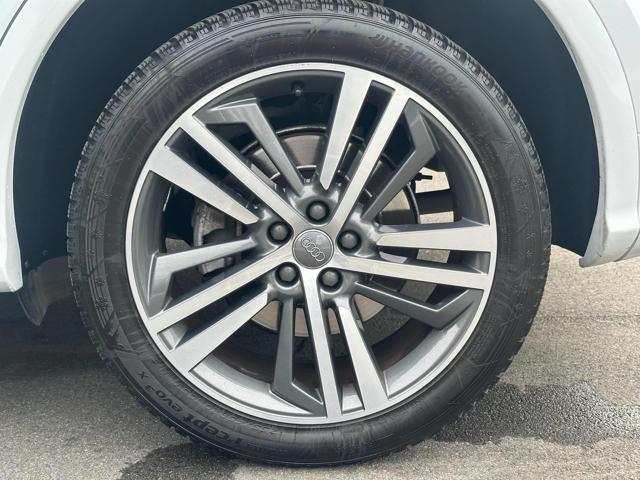 AUDI Q5 40 TDI quattro S tronic Business