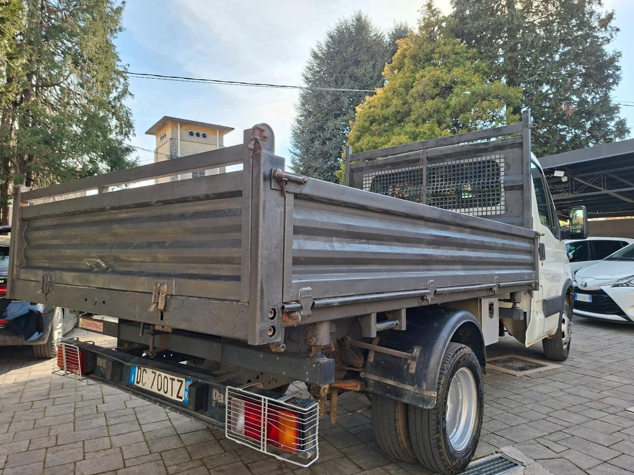 Iveco daily 35 -10 triribaltabile con aria condizionata