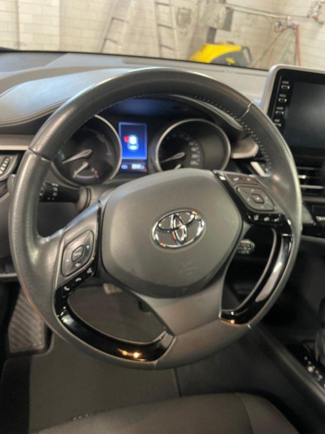 TOYOTA C-HR 1.8 Hybrid E-CVT Business