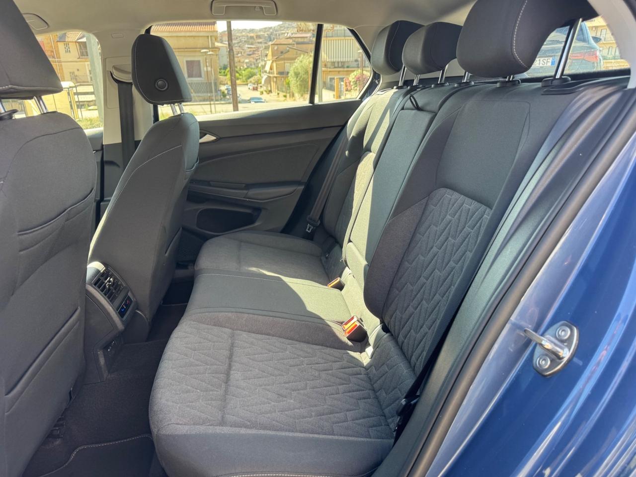 VOLKSWAGEN GOLF 8 2.0 TDI 11 CV LIFE FULL NEO PATENTATI IVA