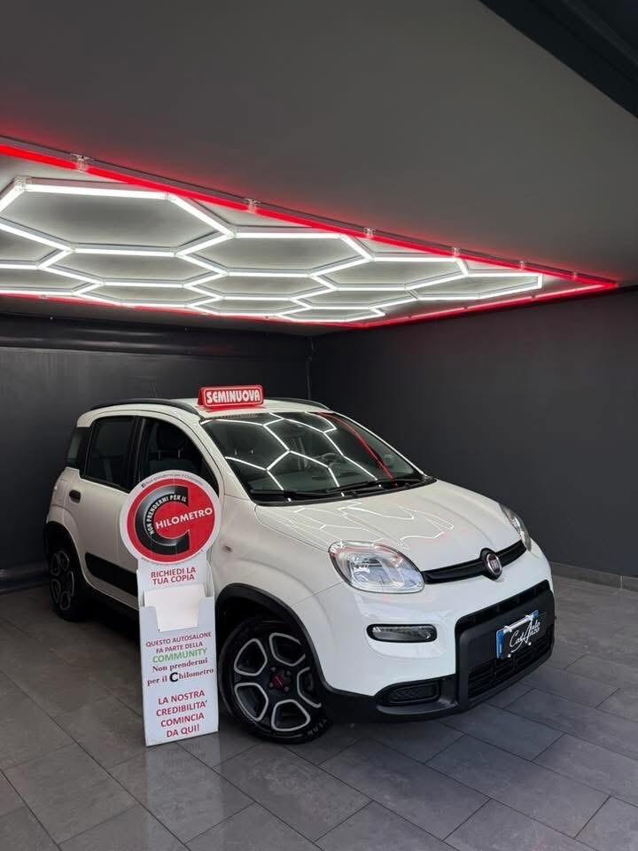 Fiat Panda 1.0 Hybrid City Cross 29000 KM