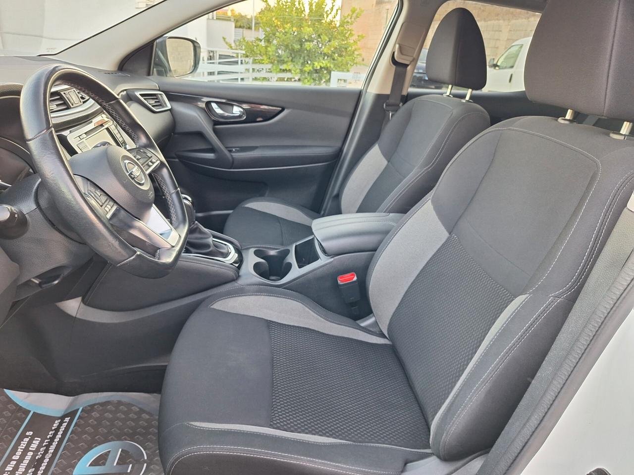 Nissan Qashqai BUSINESS 1.5 dCi 115cv AUTOMAT. NAV+RETROCAM. 2020