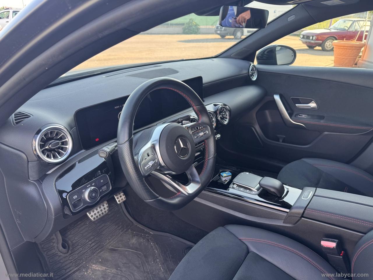 MERCEDES-BENZ A 180 d Automatic 4p. Premium