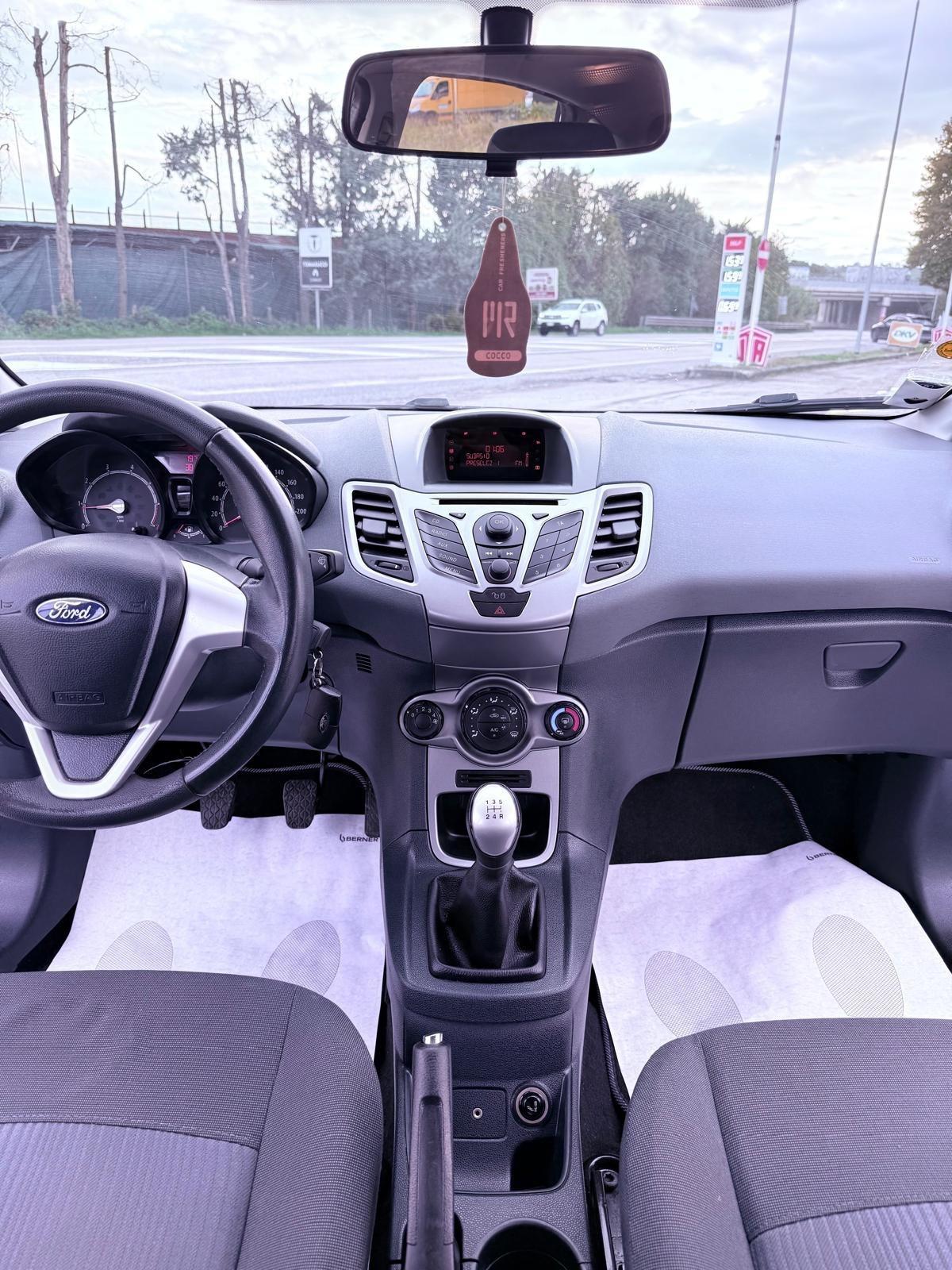 Ford Fiesta 1.2 82 CV 5 porte Titanium Ok neopatentati