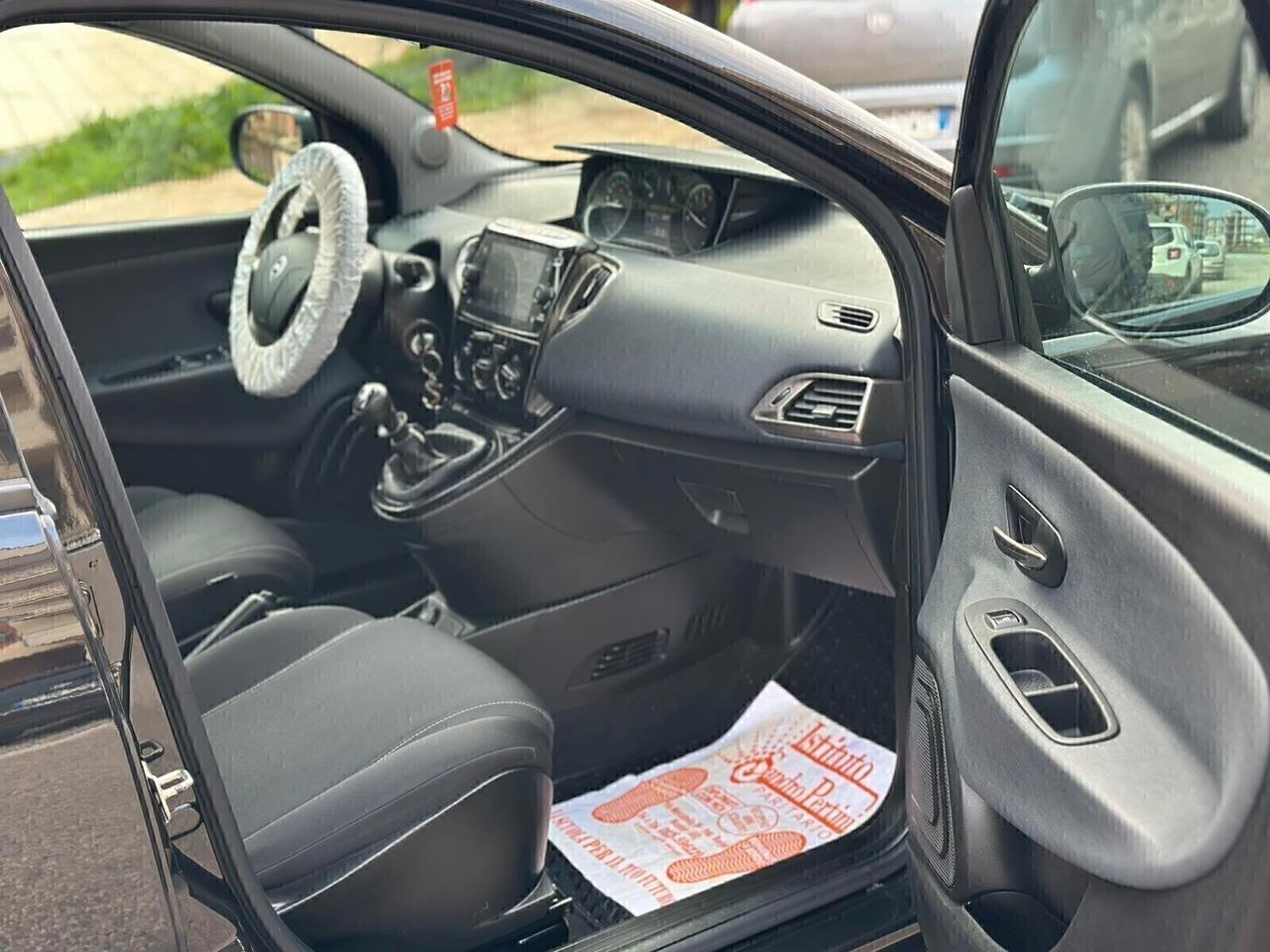Lancia Ypsilon 1.2 69 CV 5 porte GPL Ecochic Gold
