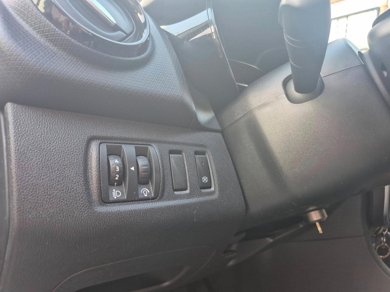 Renault Clio TCe 12V 90 CV Start&Stop 5 porte Energy Duel