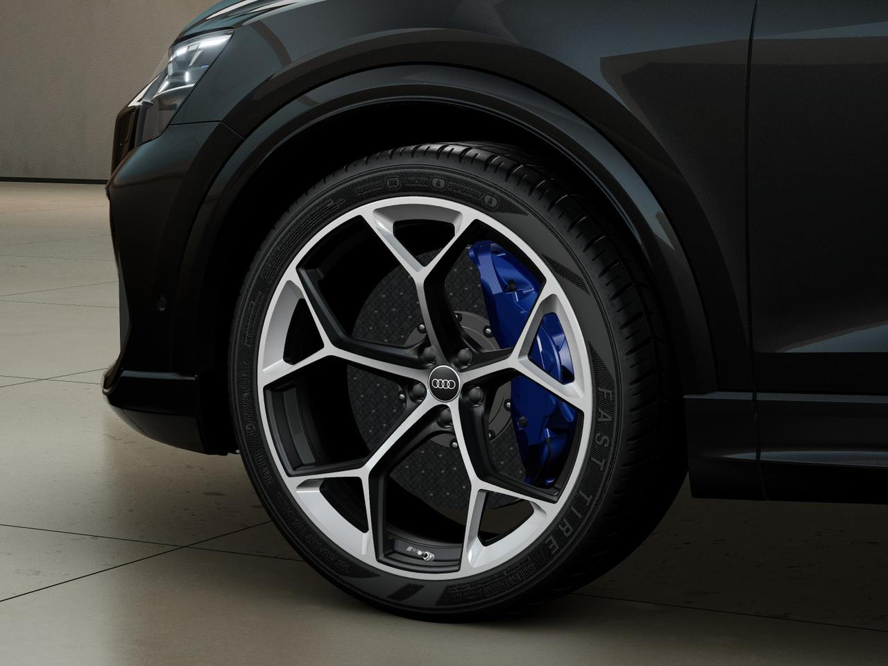 Audi RSQ8 rs 4.0 v8 mhev 48v 640cv performance tiptronic