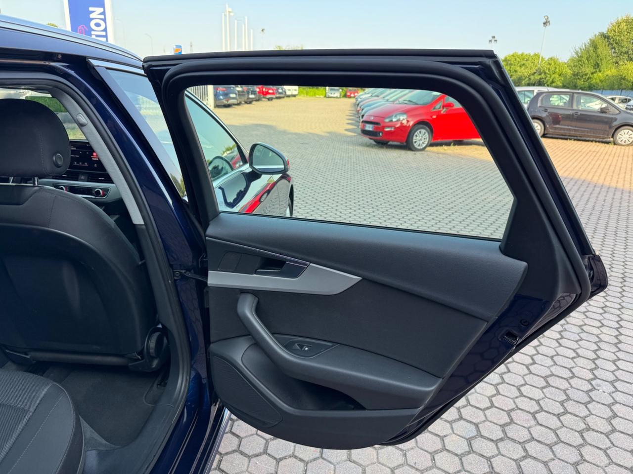 Audi A4 Avant 40 TDI quattro S tronic Business Advanced