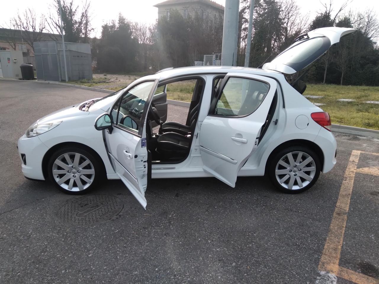 Peugeot 207 1.6 turbo 156CV 6marce 5p. Allure