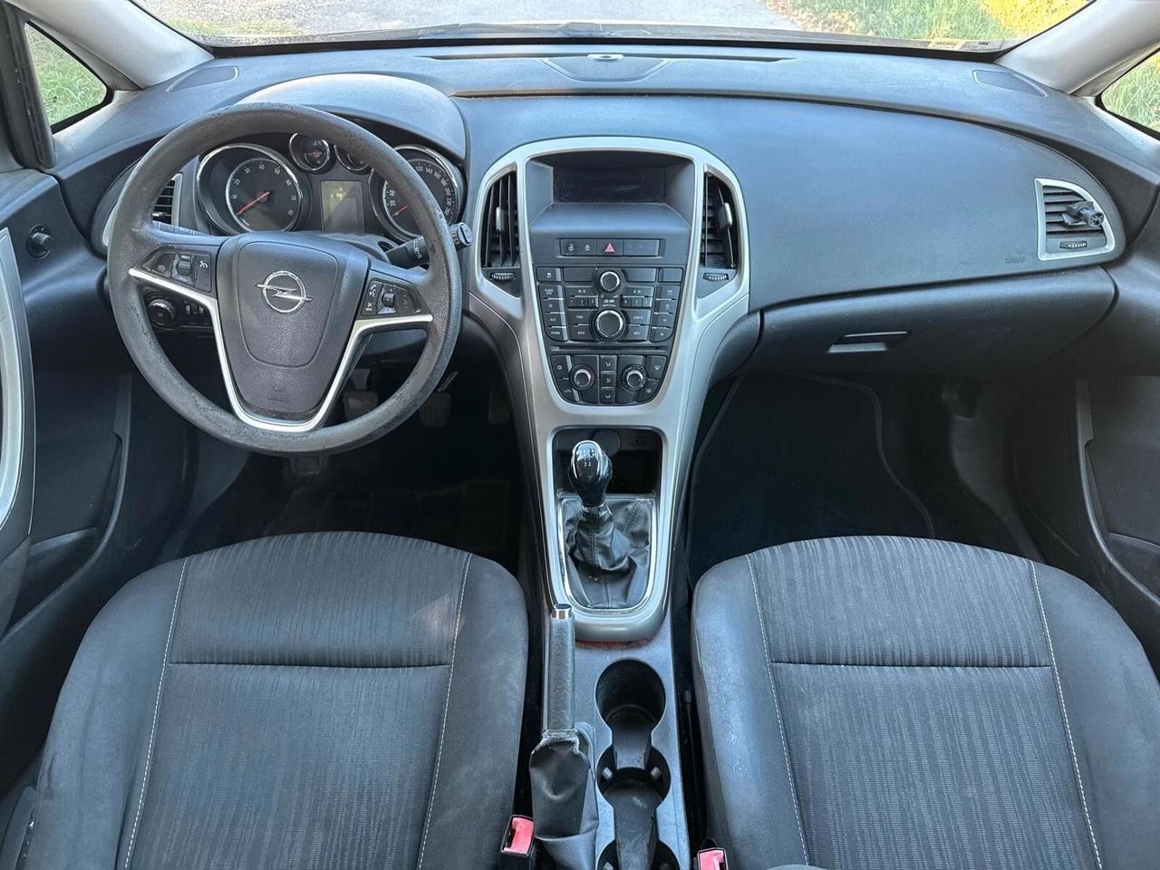 Opel Astra allestimento Cosmo