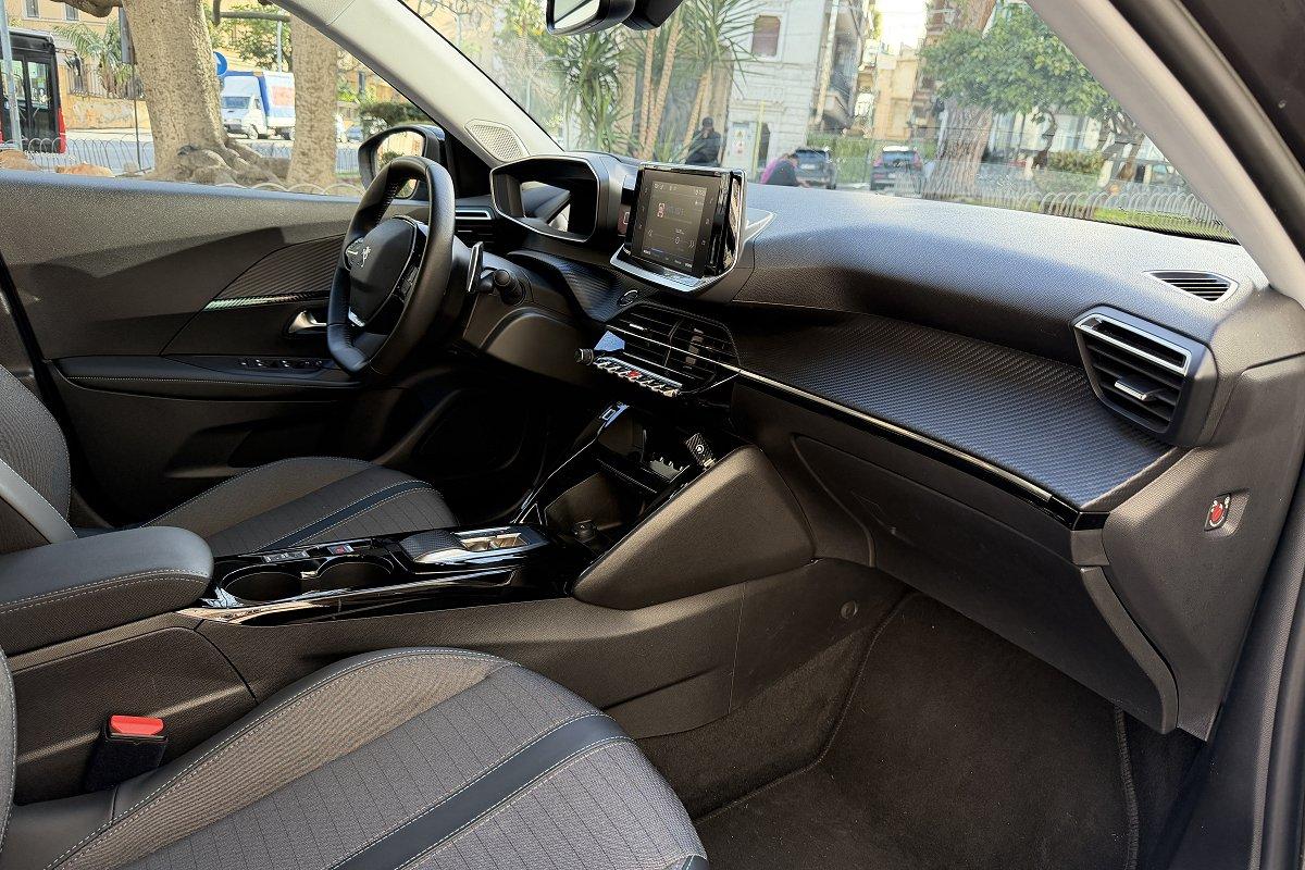 PEUGEOT 2008 PureTech 130 S&S EAT8 Allure