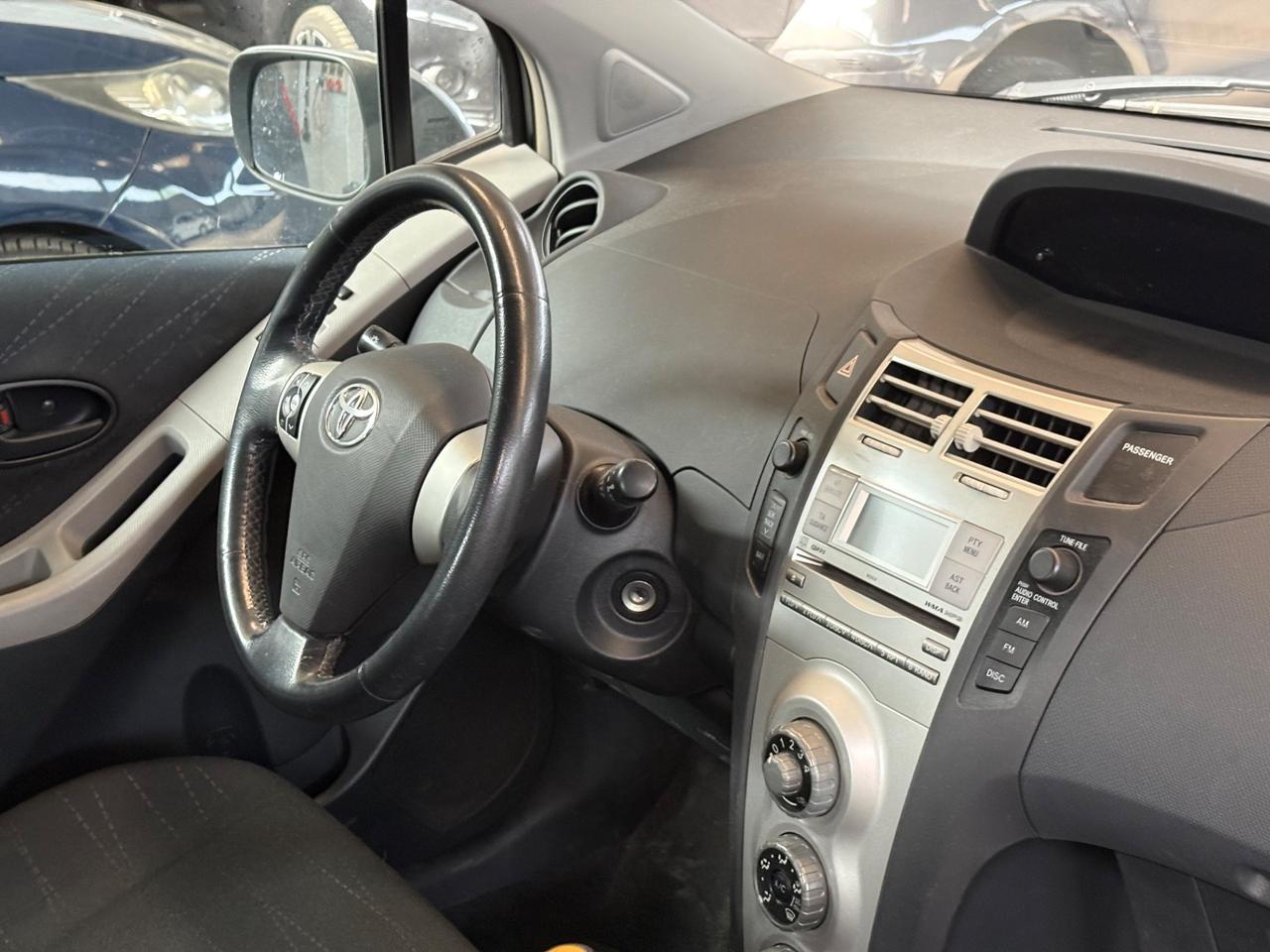 Toyota Yaris 1.0 5 porte Sol