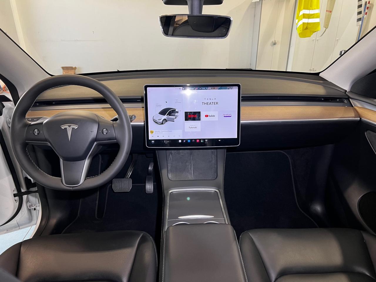 Tesla Model Y Long Range AWD