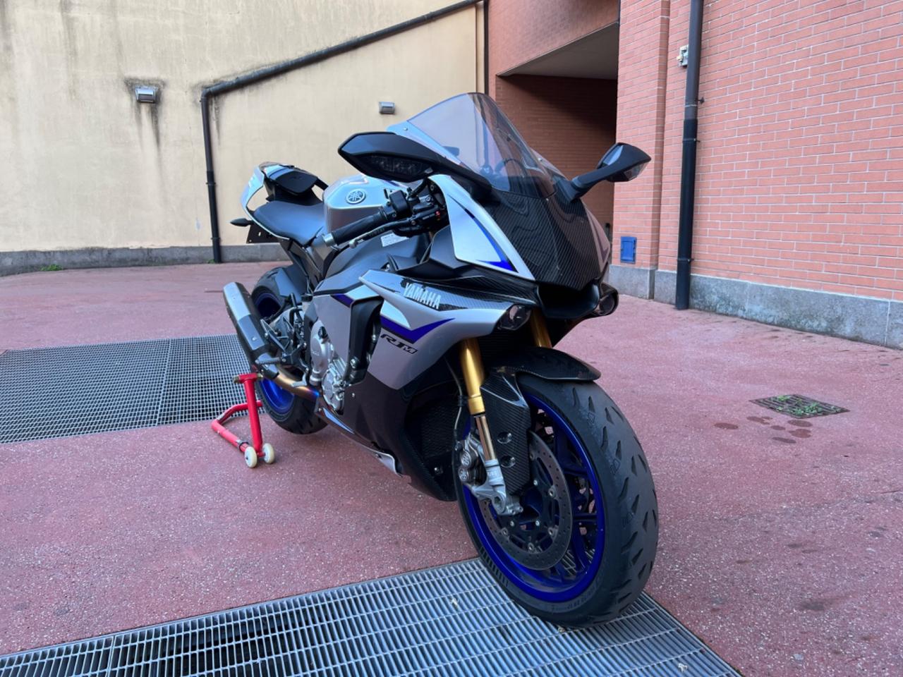 Yamaha R1-M