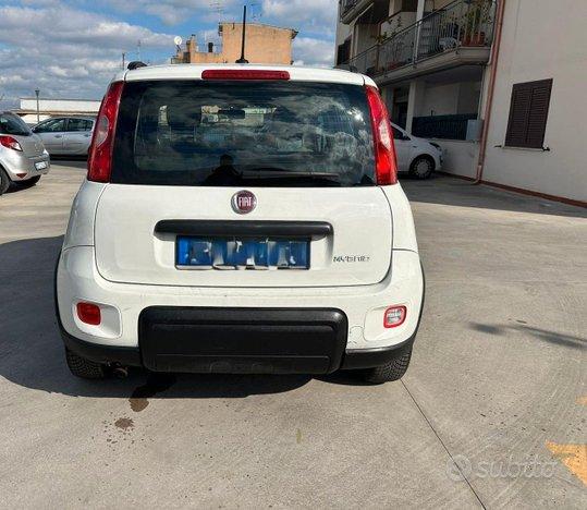 PANDA HYBRID CITY LIFE COMANDI AL VOLANTE