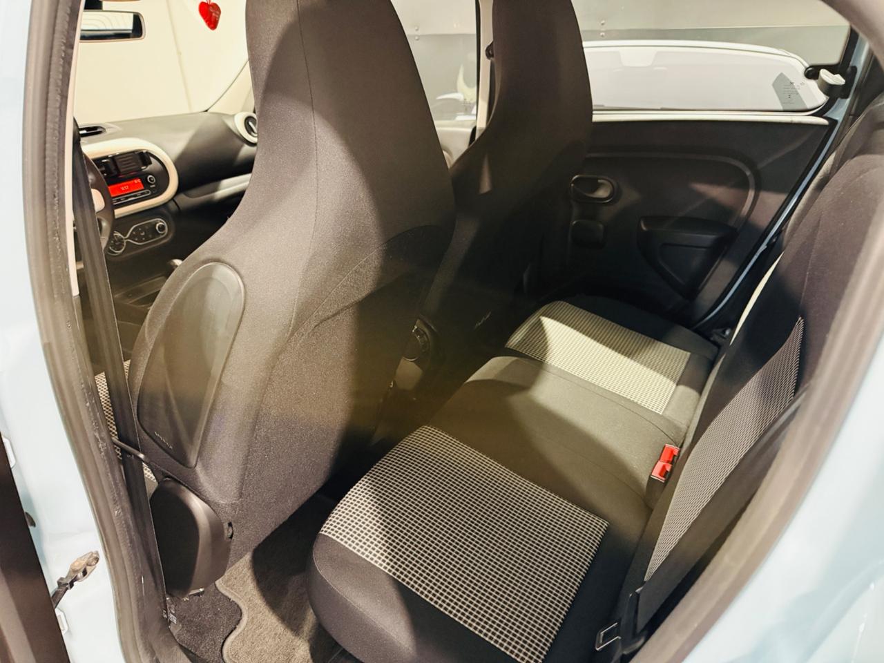 Renault Twingo 22KW TOTAL ELETRIC*200 KM AUTONOMIA*NEOPATENTATI*