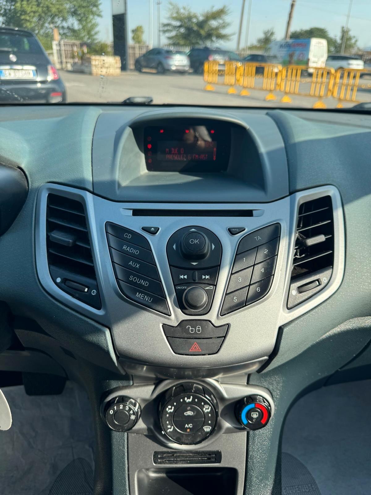 Ford Fiesta 1.4 BENZ 97CV AUTOMATICA 5P 2010