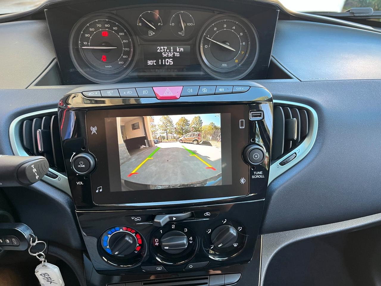 LANCIA YPSILON 1.0 HYBRID 70CV GOLD PLUS