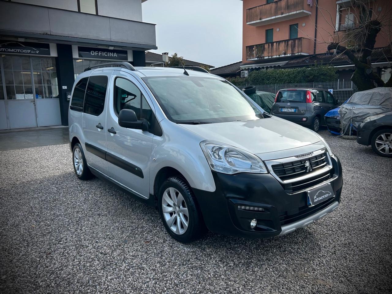 Peugeot Partner Tepee BlueHDi - Outdoor-UNIPROPRIETARIO