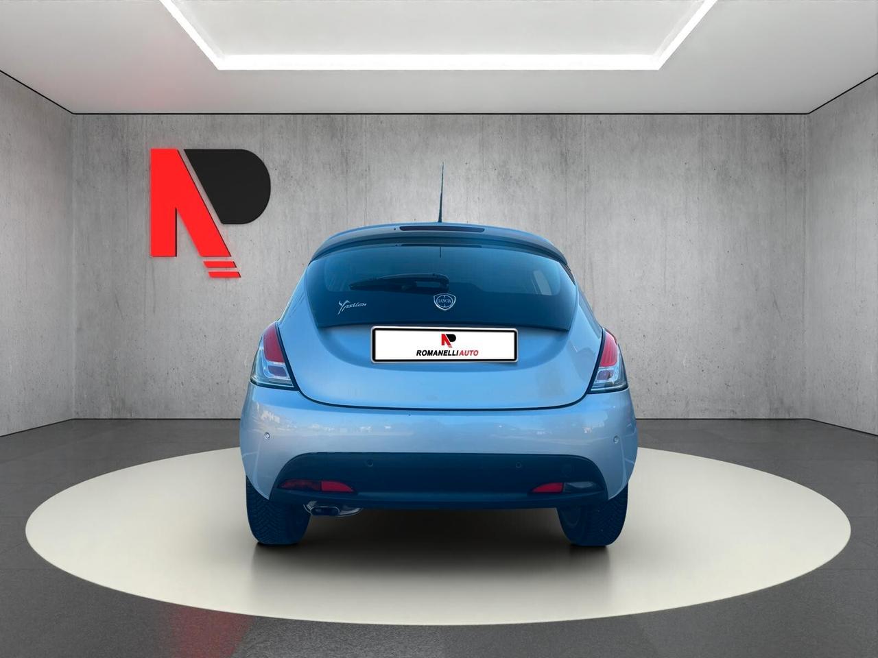 Lancia Ypsilon 1.2 69 CV 5 porte S&S Silver