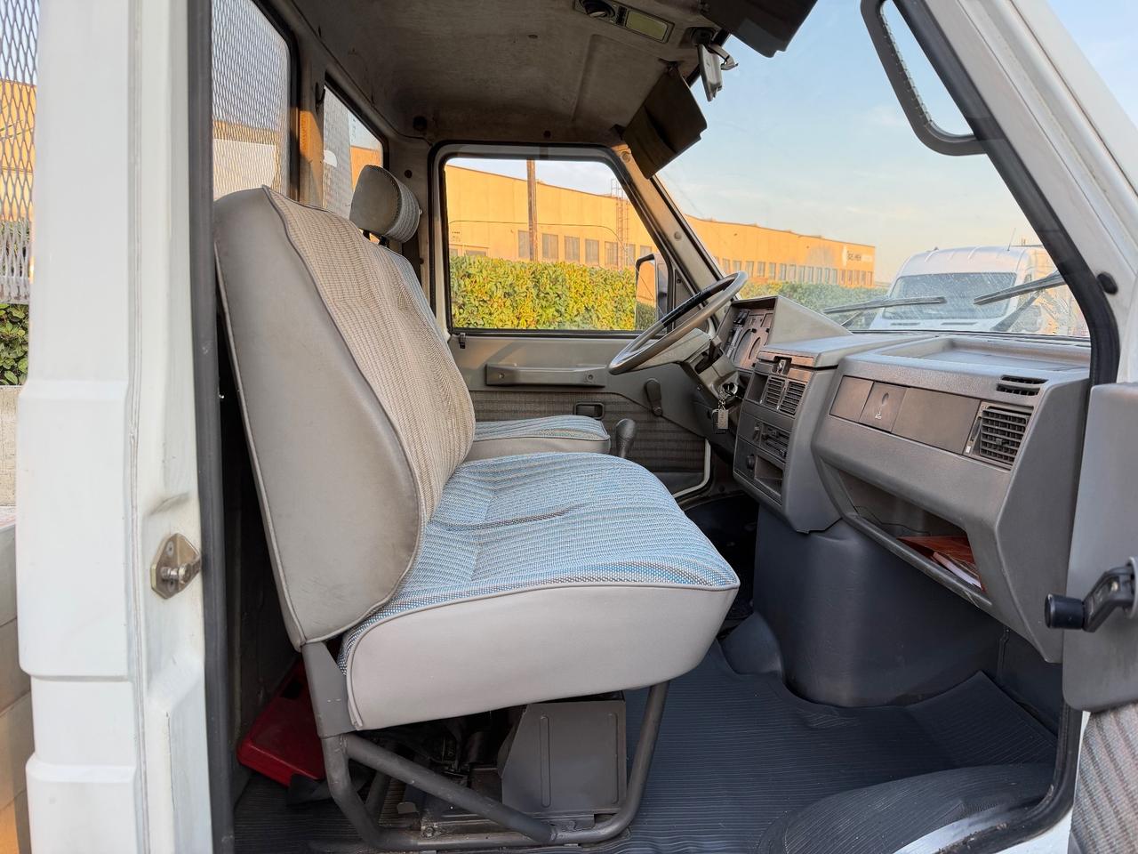 IVECO DAILY 35-8 2.5 DIESEL 70.000KM