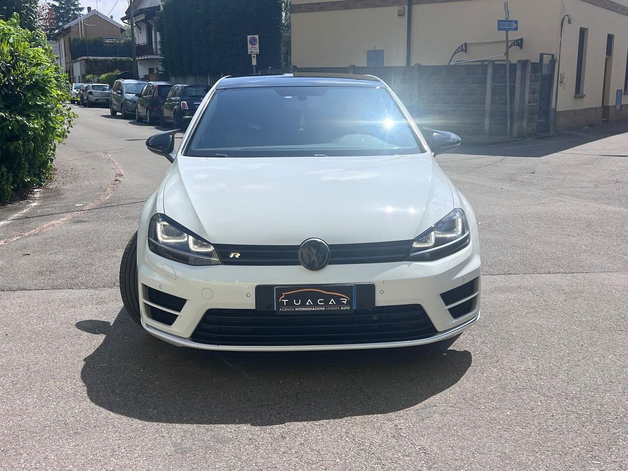 Volkswagen Golf 2.0 TSI R #10432