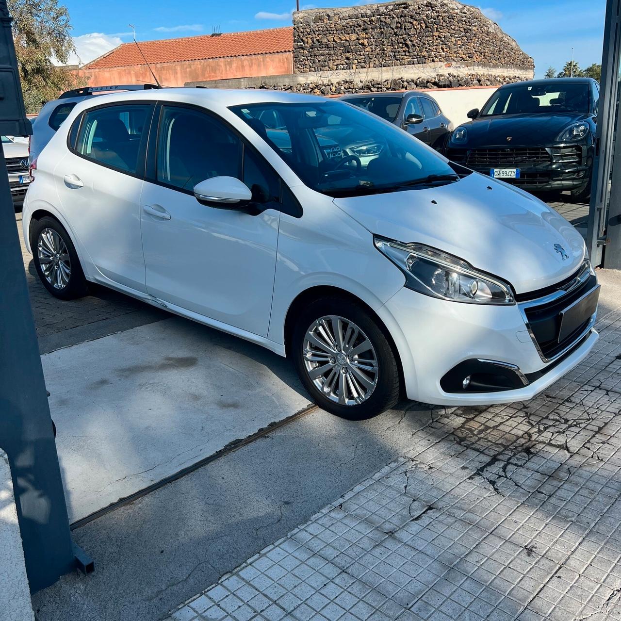 Peugeot 208 PureTech 82 5 porte Allure