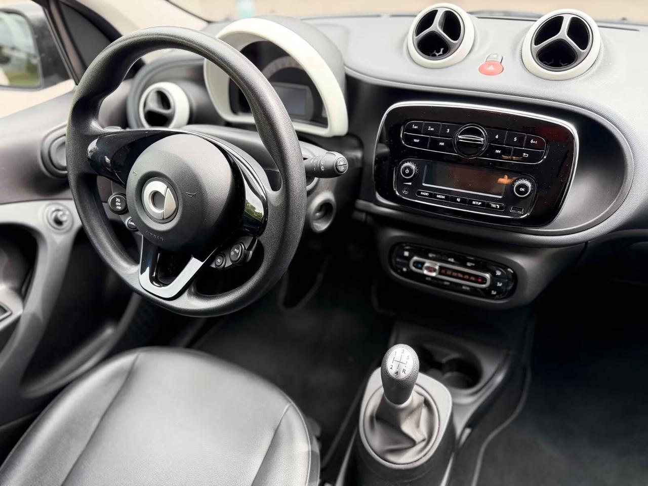 Smart ForFour 70 1.0 PELLE LED CLIMA