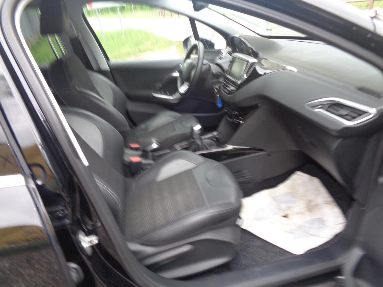 Peugeot 2008 BlueHDi 100 GT Line da vetrina