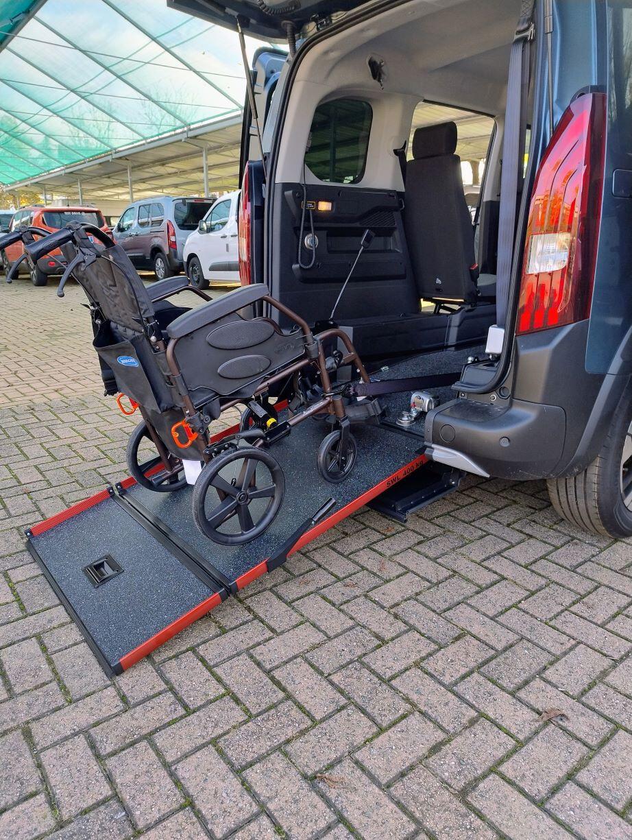 PEUGEOT RIFTER TRASPORTO DISABILI PRONTA CONSEGNA CAMBIO AUTOMATICO