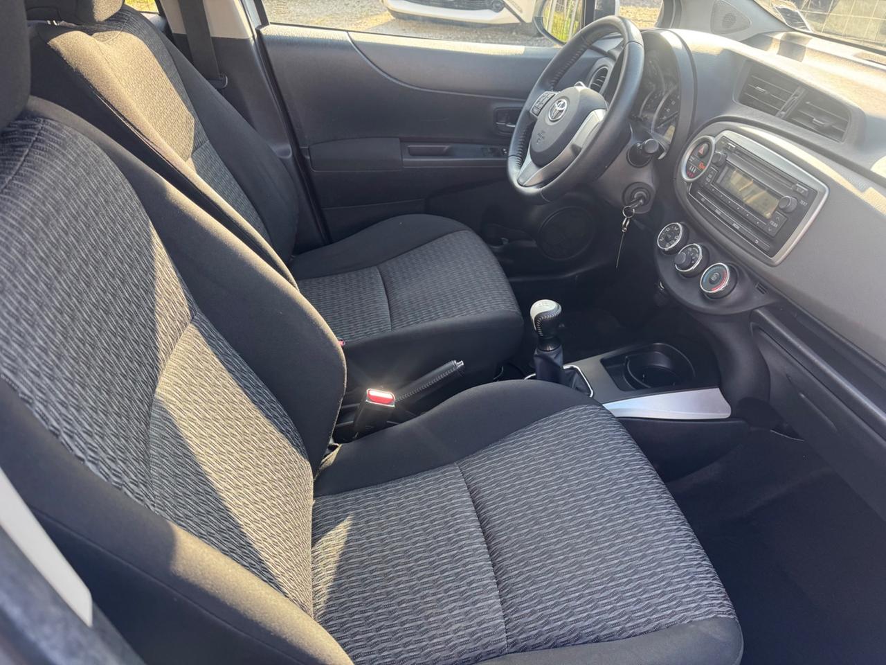 Toyota Yaris 1.0 5 porte Lounge NEOPATENTATI