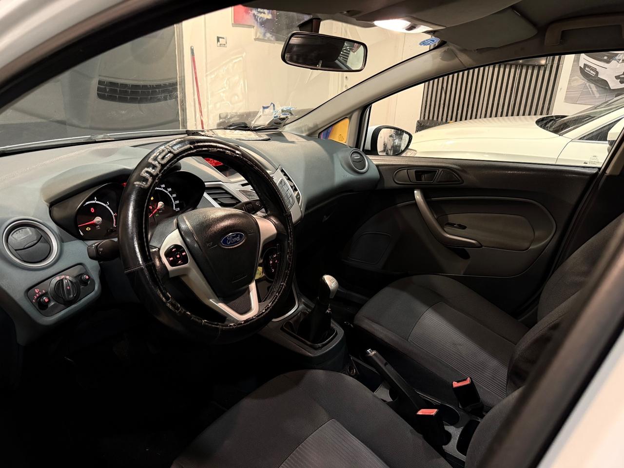 Ford Fiesta 1.2 BENZINA NEOPATENTATI