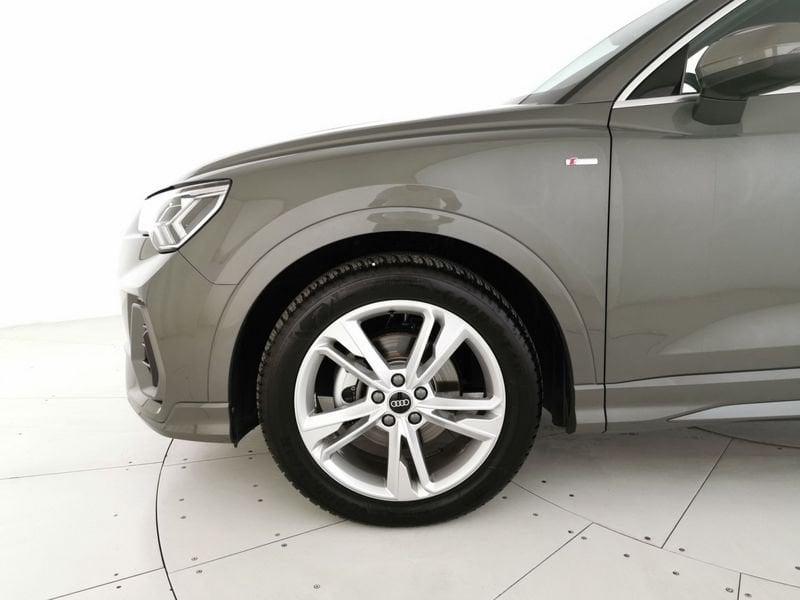 Audi Q3 35 2.0 tdi S line edition s-tronic