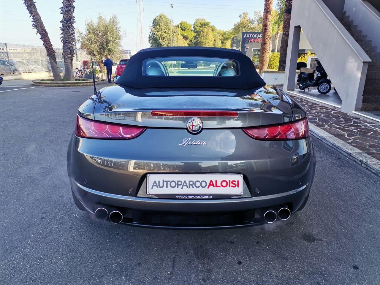 Alfa Romeo Spider 1750 TBi