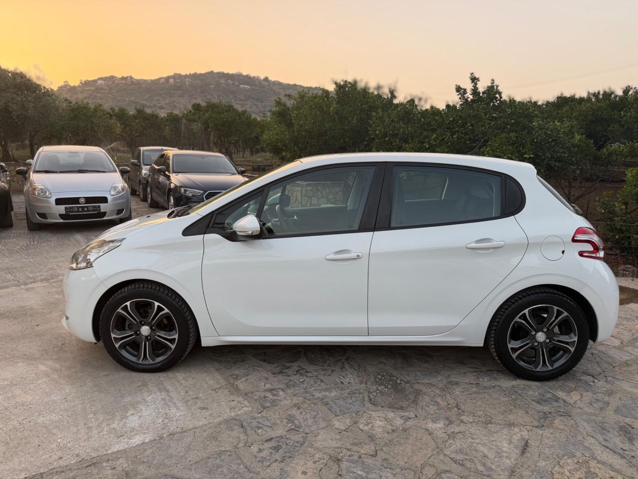 Peugeot 208 1.4 HDi 68 CV 5 porte Allure