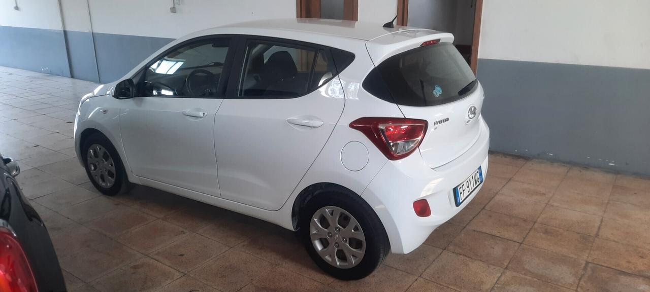 Hyundai i10 cc1.0 benzina anno 2016