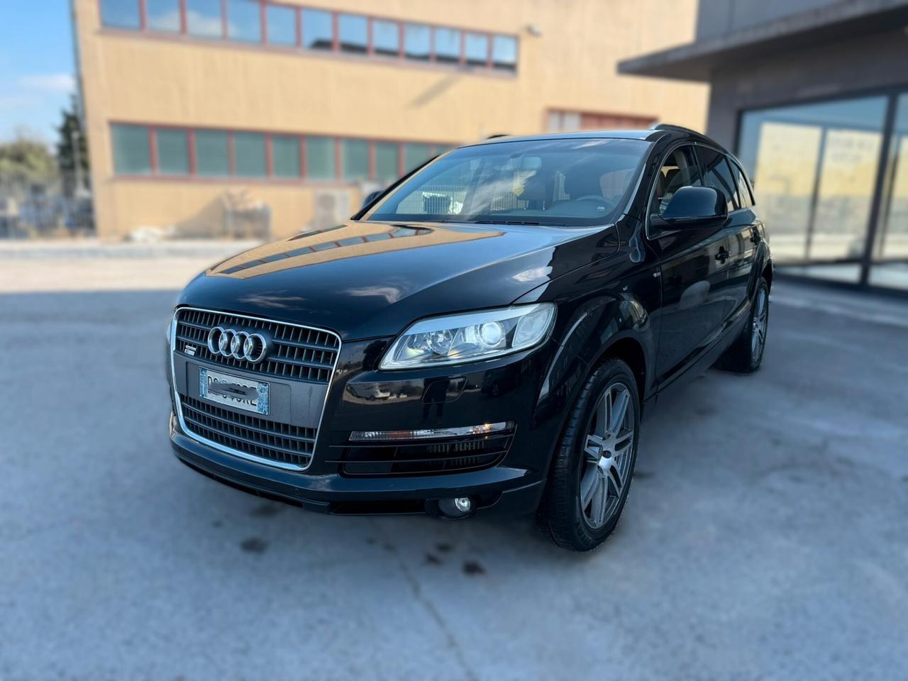 AUDI Q7 3.0 TDI 7 POS. 2008 12 MESI DI GARANZIA
