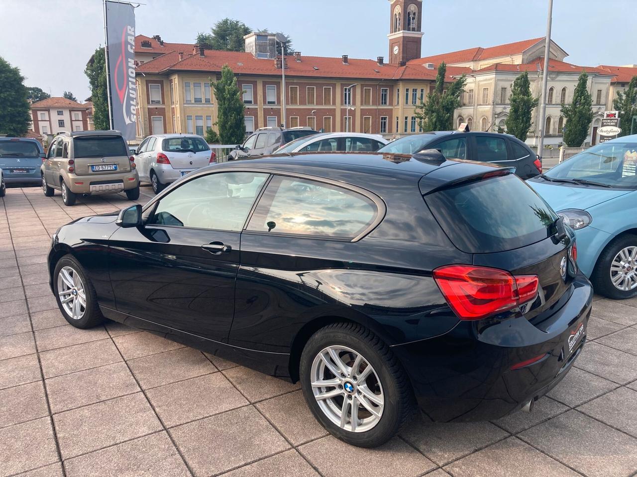 Bmw 114 114d 3p. Urban